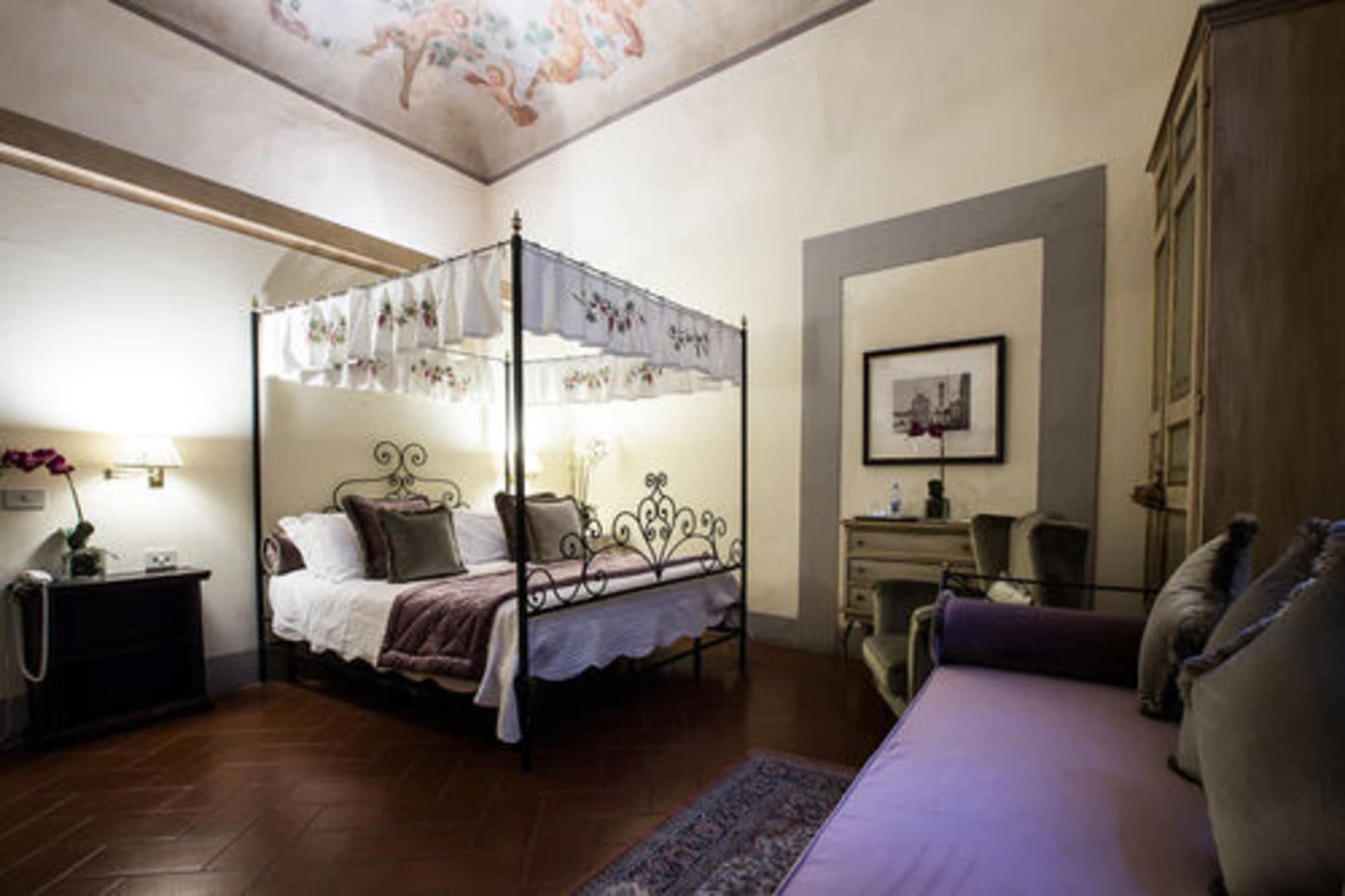 Burchianti Hotel