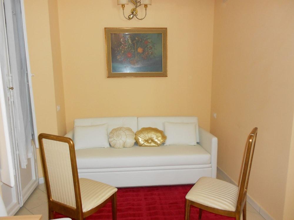 Alba Guest house 3*