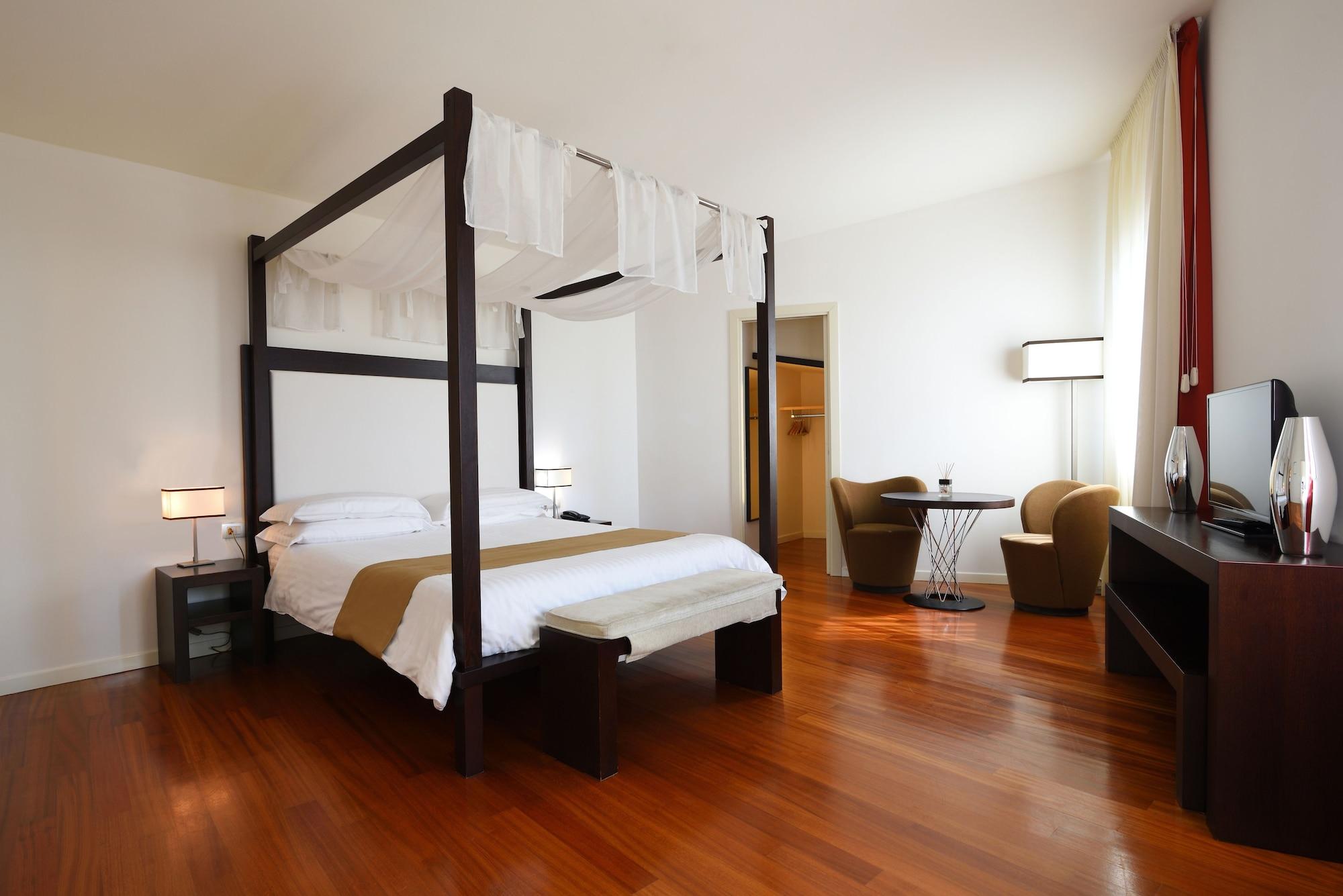 Eden Rock Aparthotel 4*