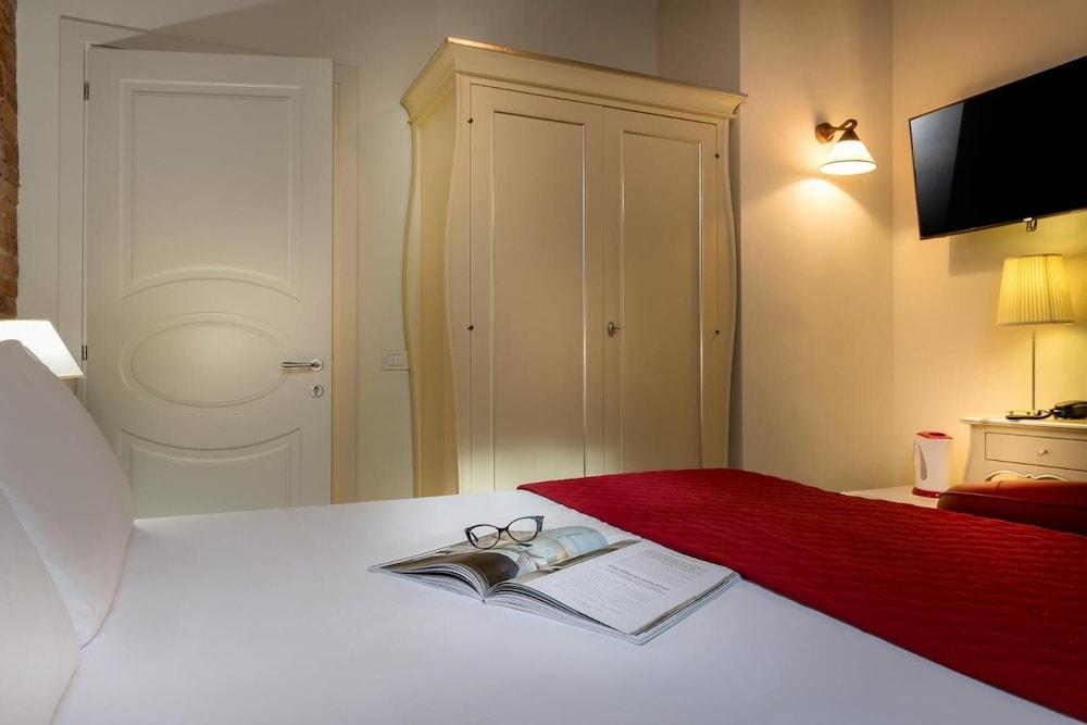 Residenza Conte Di Cavour&luxury Rooftop Hotel