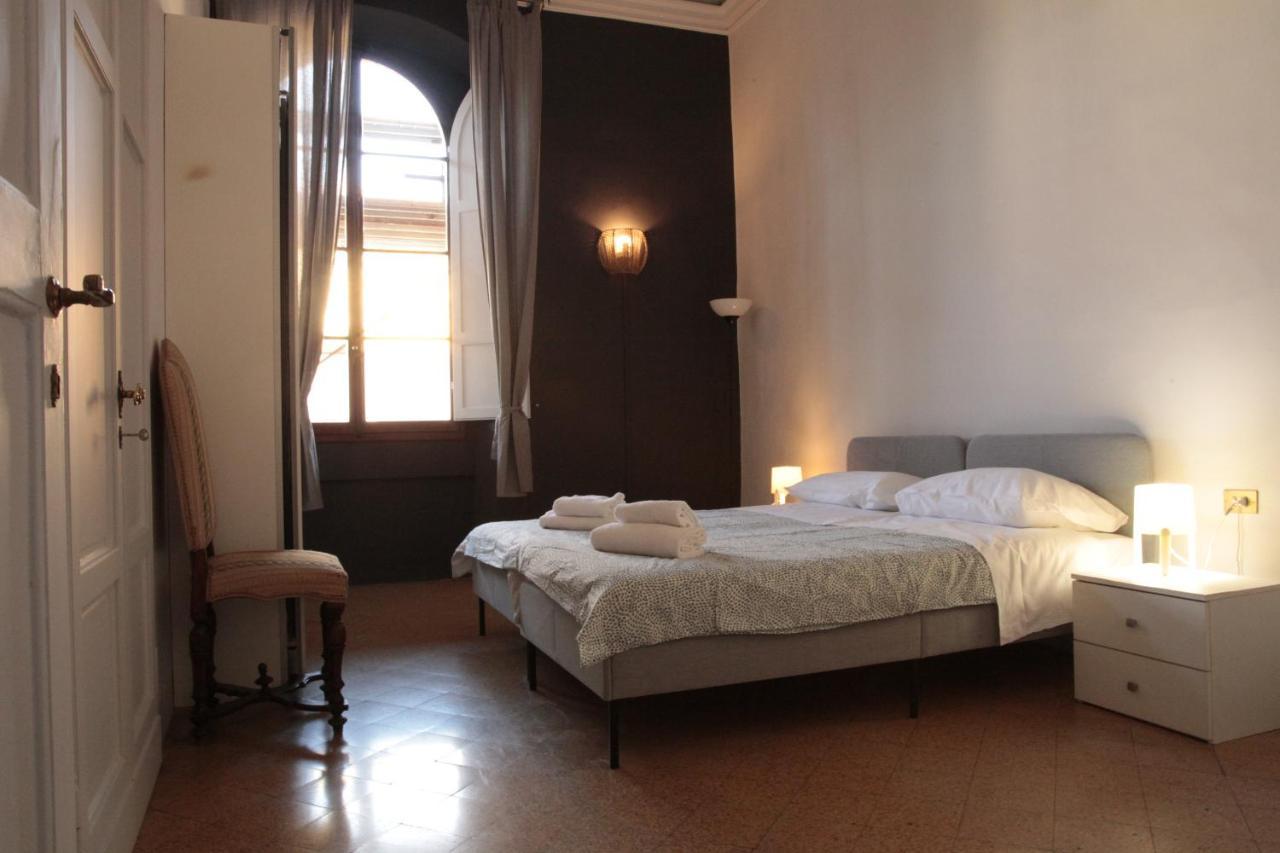 Vecchietti 6 Apartment