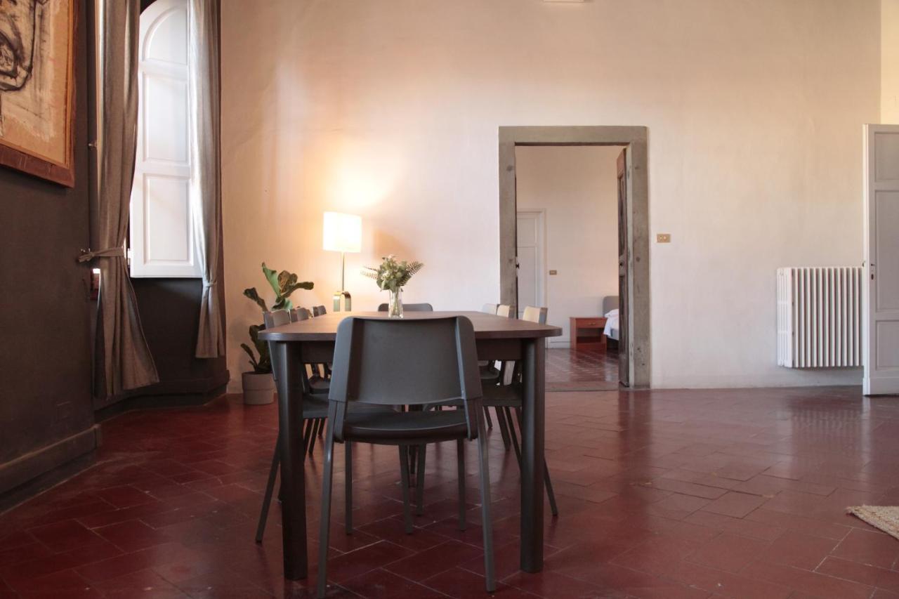 Vecchietti 6 Apartment