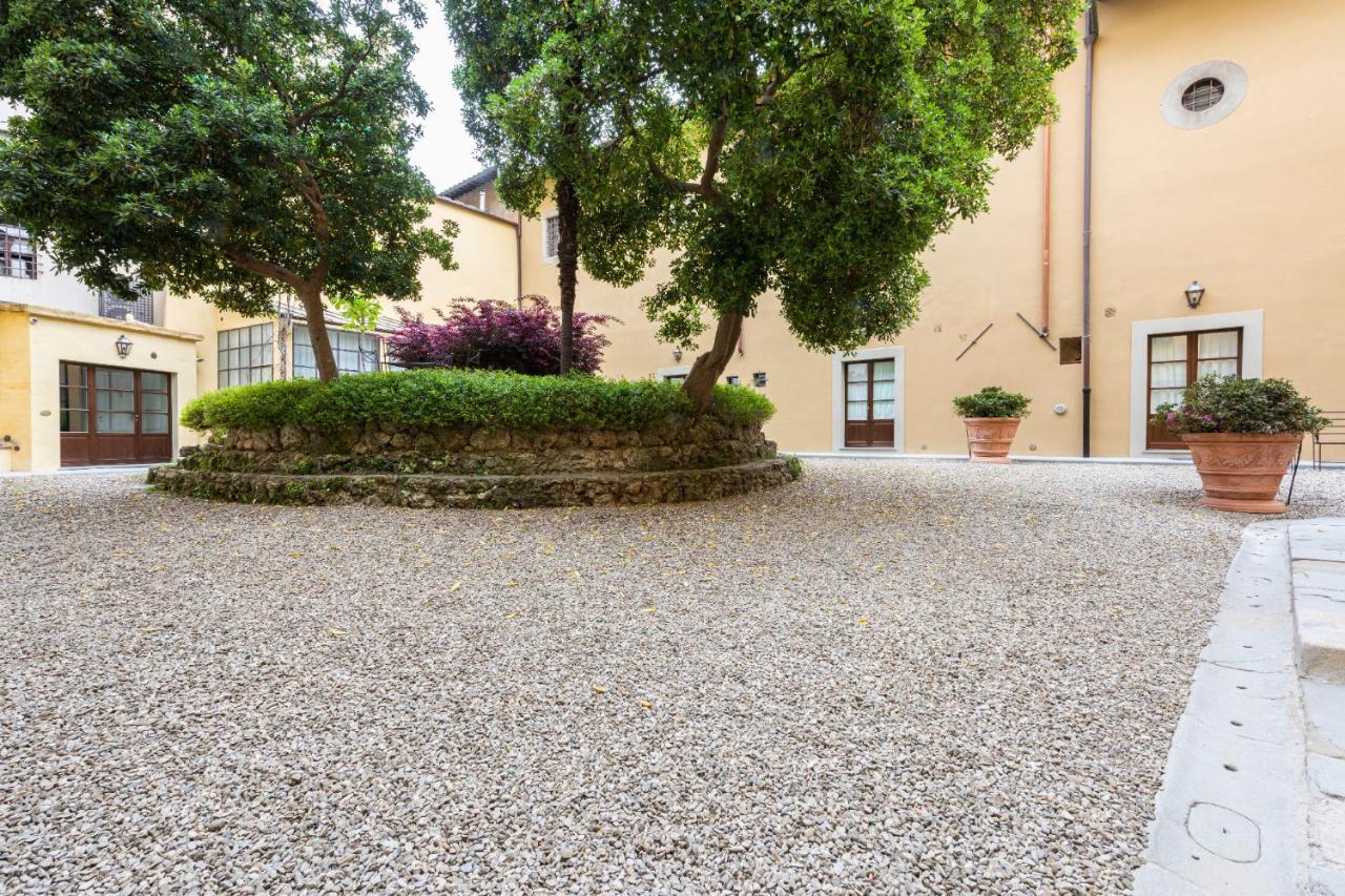 Aparmtents - Dragomanni Loft With Patio Apartment Florence