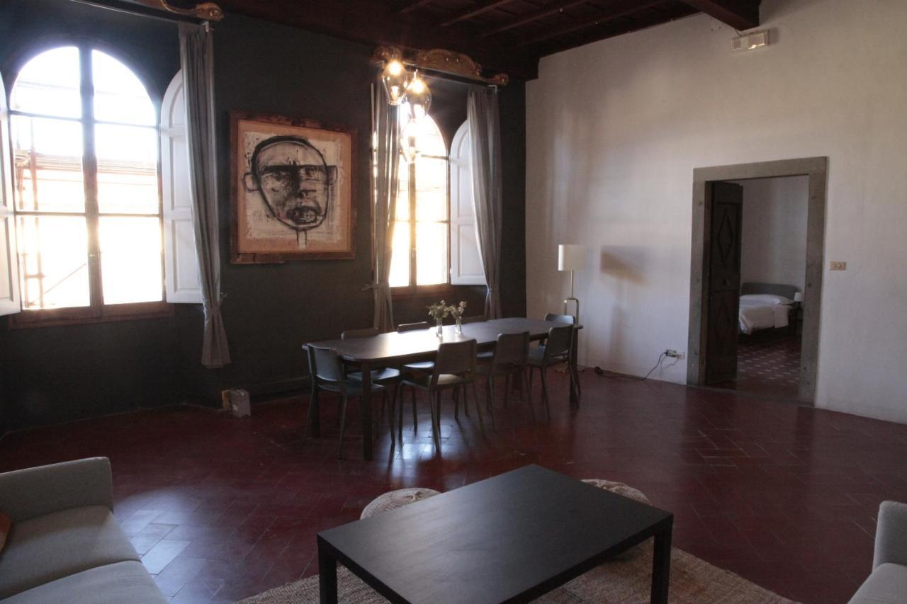 Apartment Vecchietti 6 *