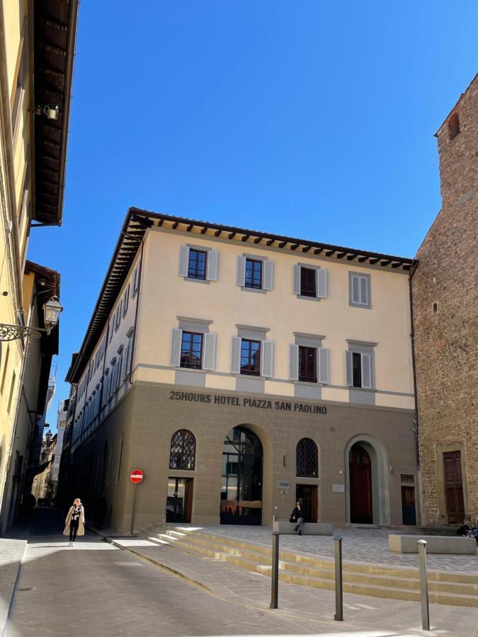 Leon Rosso Flat Apartment
