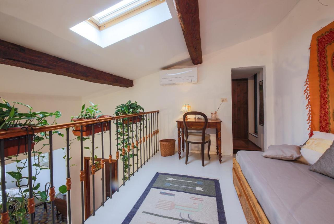 - Sunny Via Romana Apartment Florence