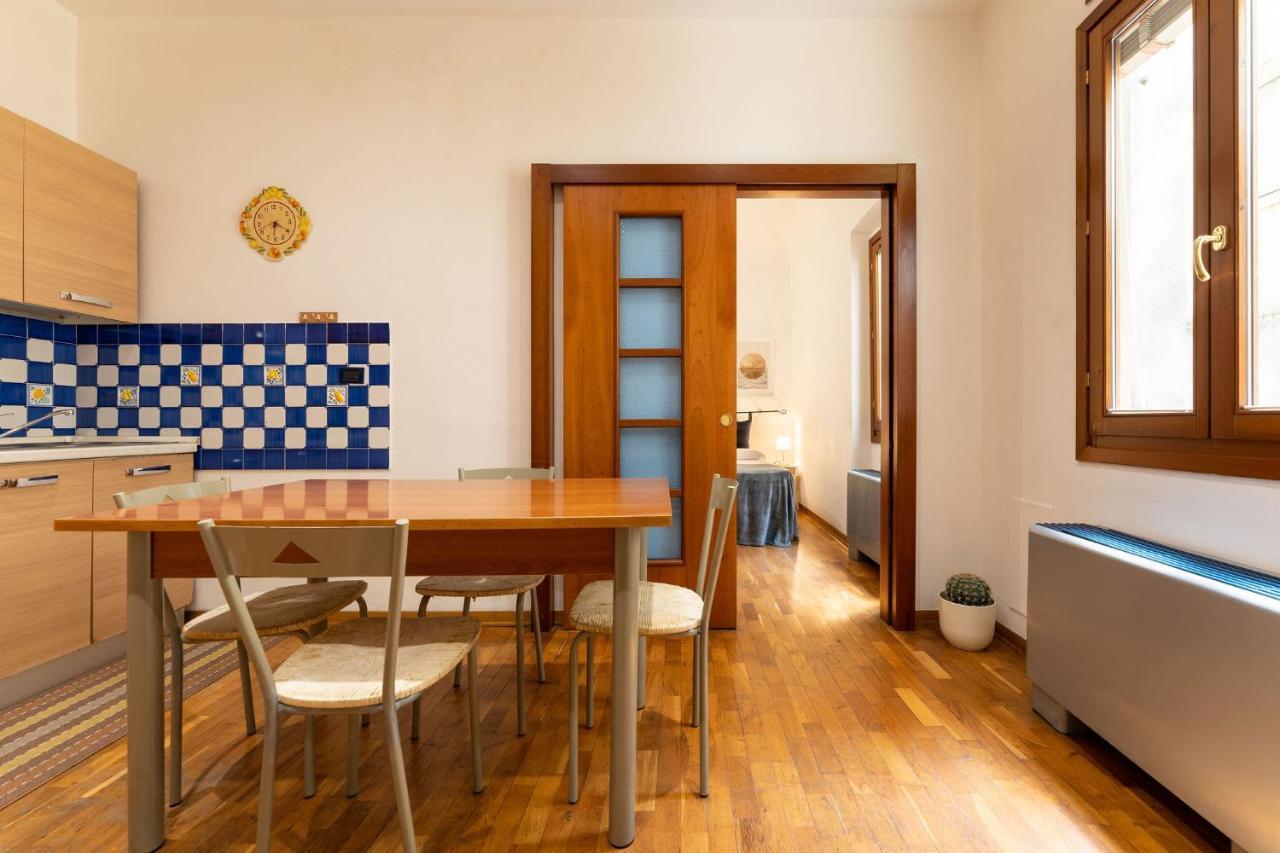 Zannoni 4 Apartment