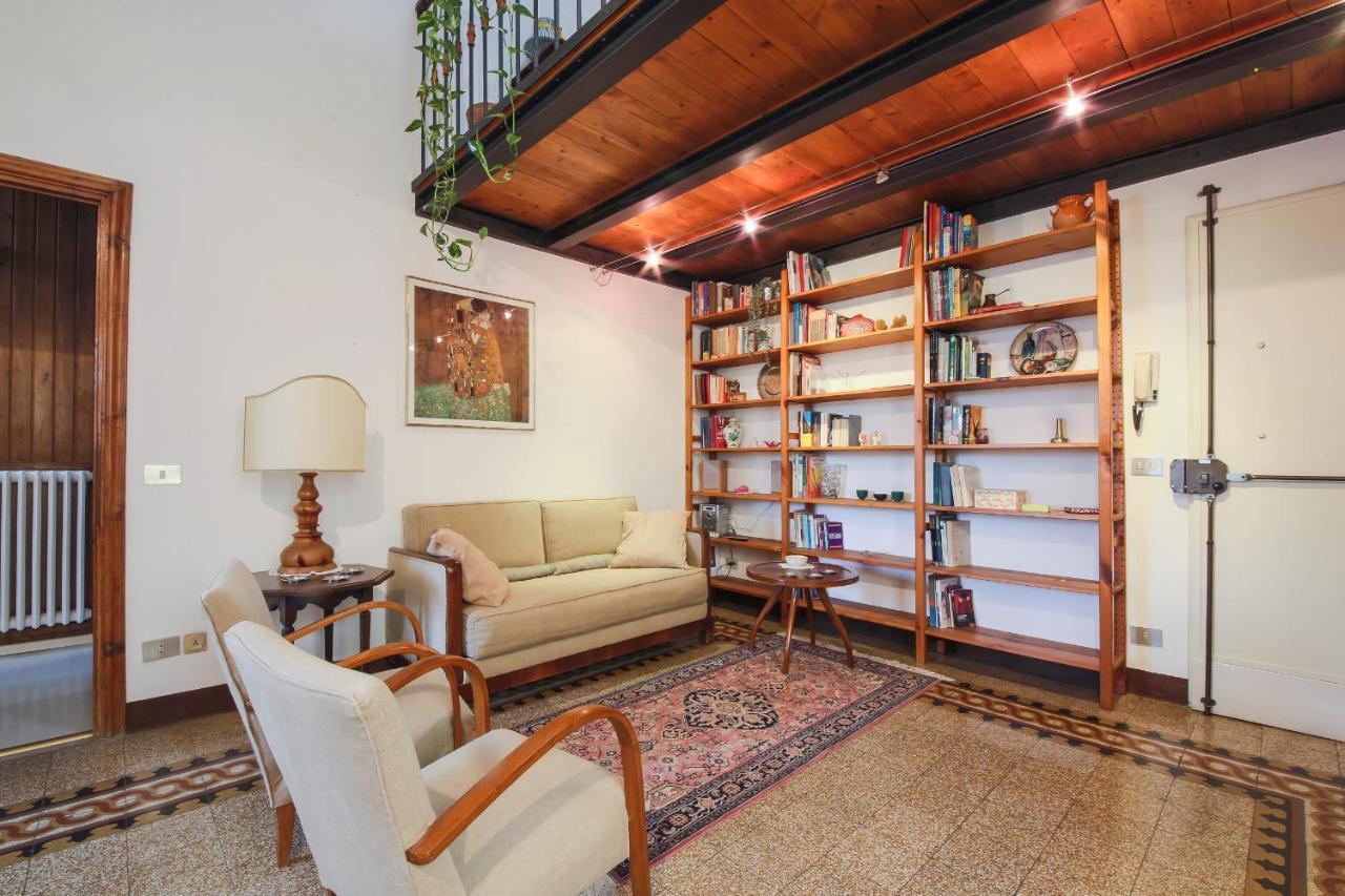 - Sunny Via Romana Apartment Florence