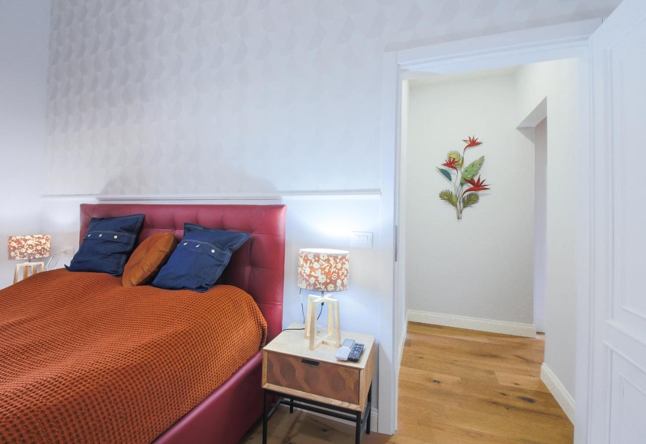 -apartments Florence-guido Monaco Contemporary With Balcony Apartment