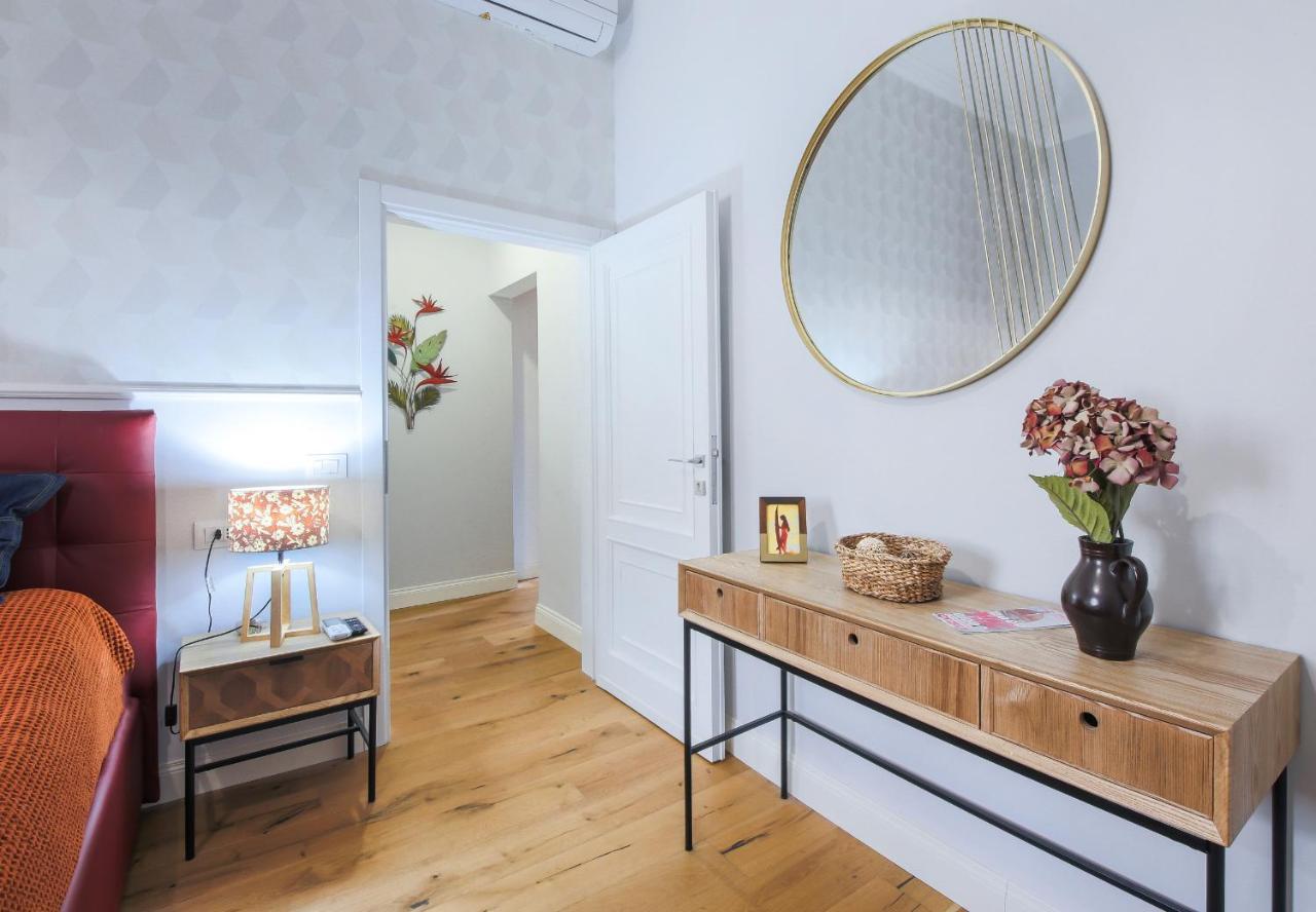 Apartment -apartments Florence-guido Monaco Contemporary With Balcony Florence
