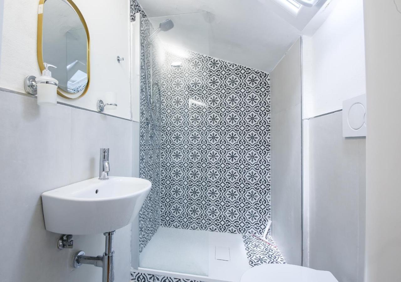 -apartments Florence-guido Monaco Contemporary With Balcony Apartment Florence