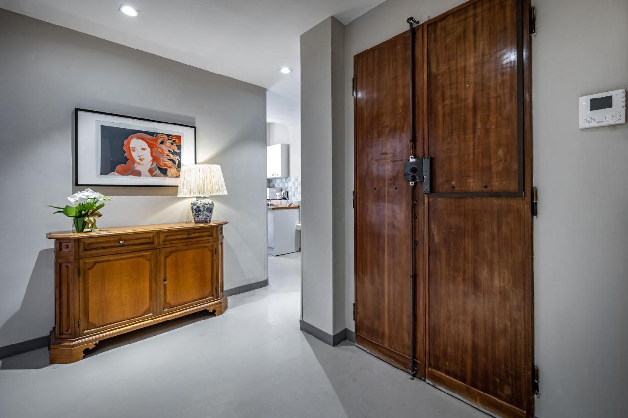 Yid Cavour 4 Luxury Apt In The Heart Of Apartment *