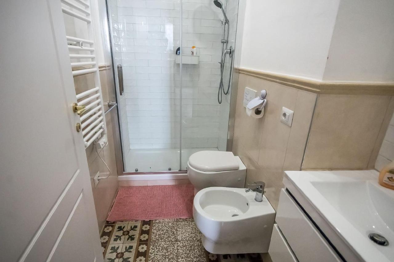 In An Close To The Train Station Homestay