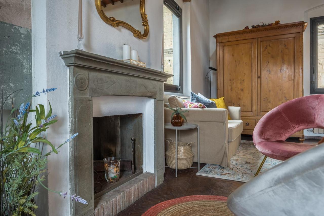 Apartment Charming Apartments: Historic Attic In Center