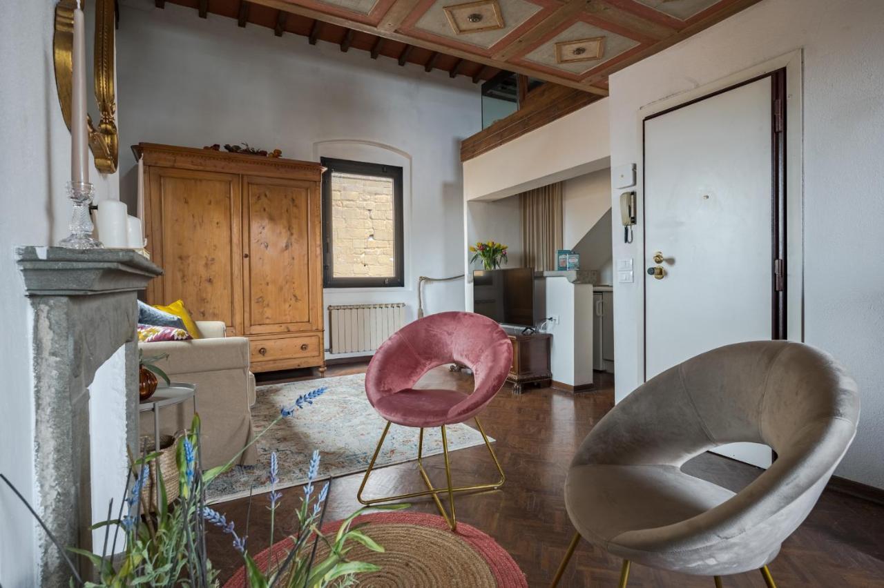 Charming Apartments: Historic Attic In Center Apartment