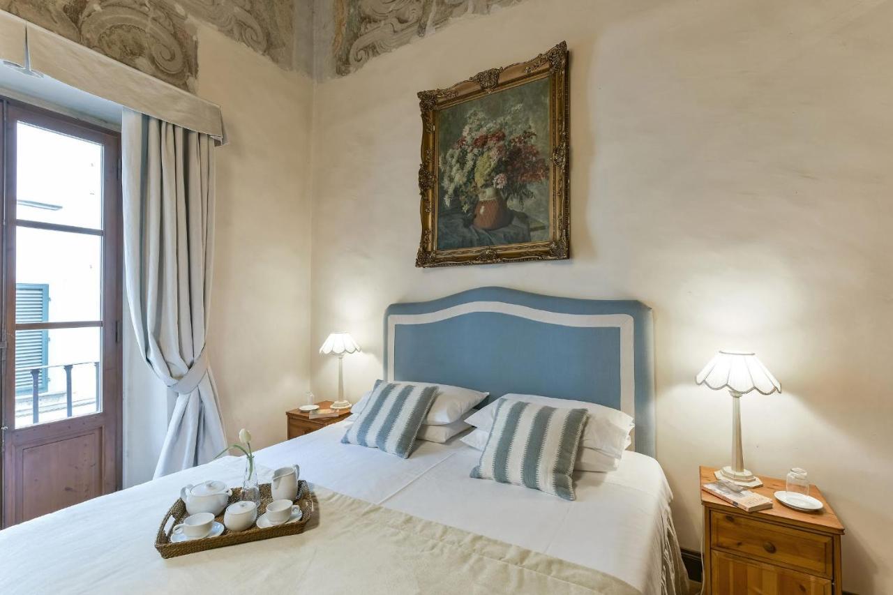 Tintoretto Frescoed Loft In The Oltrarno Apartment