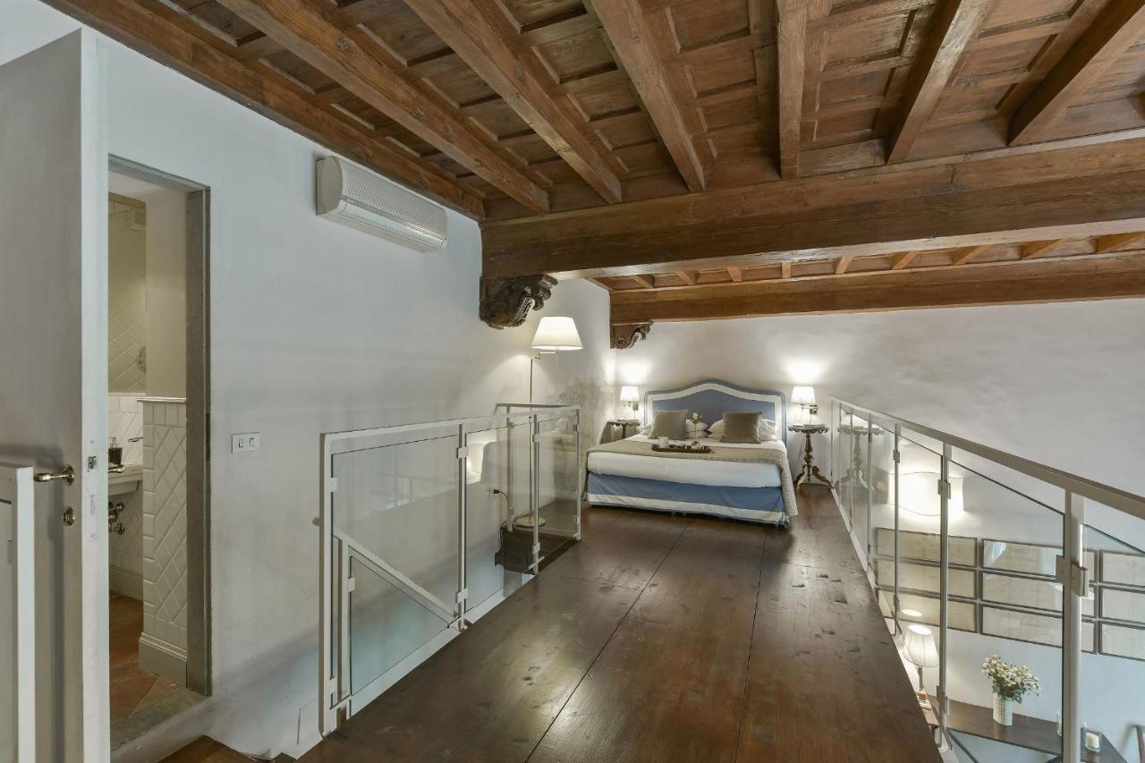 Apartment Caravaggio Frescoed Big Loft In Oltrarno Florence