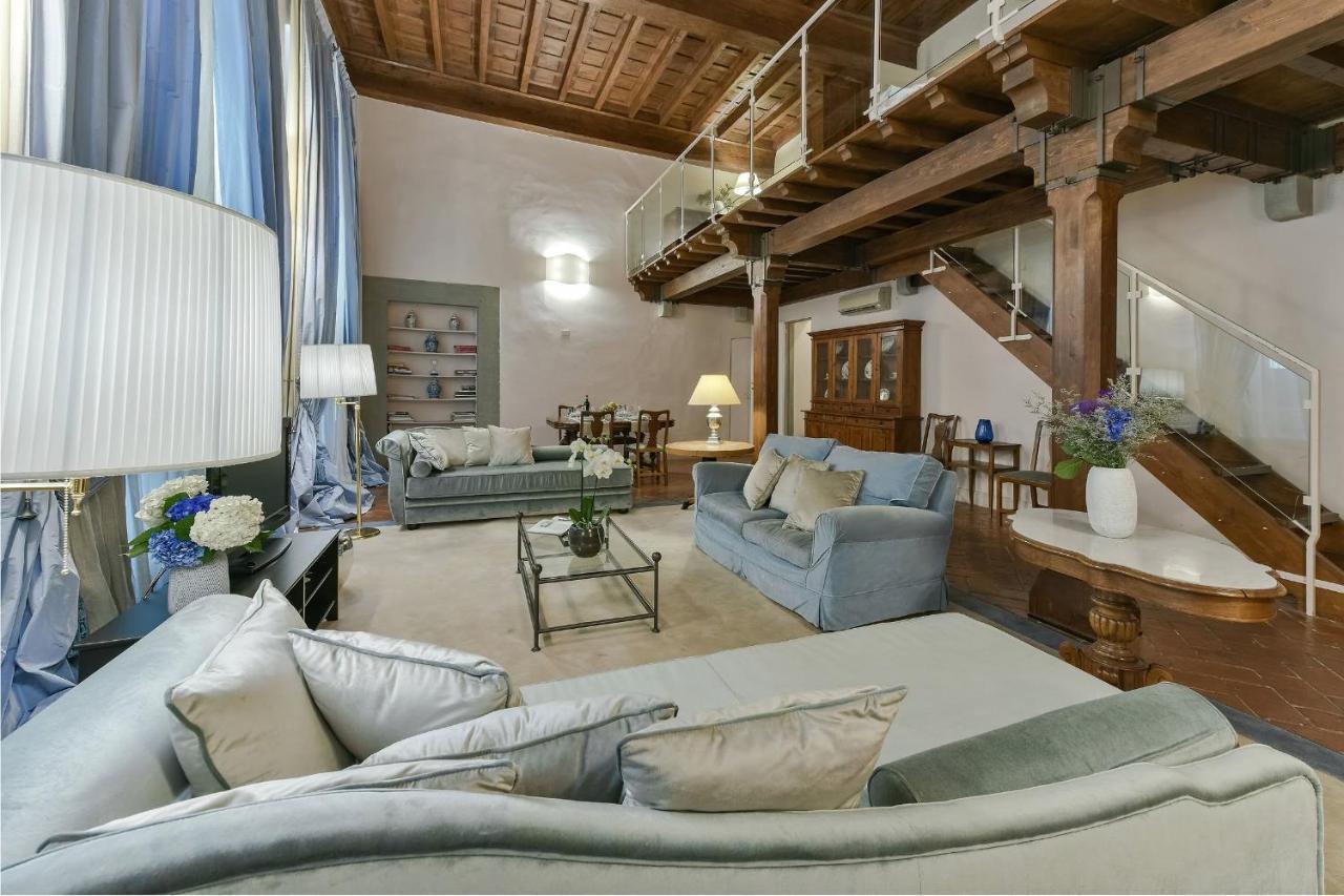 Caravaggio Frescoed Big Loft In Oltrarno Apartment Florence