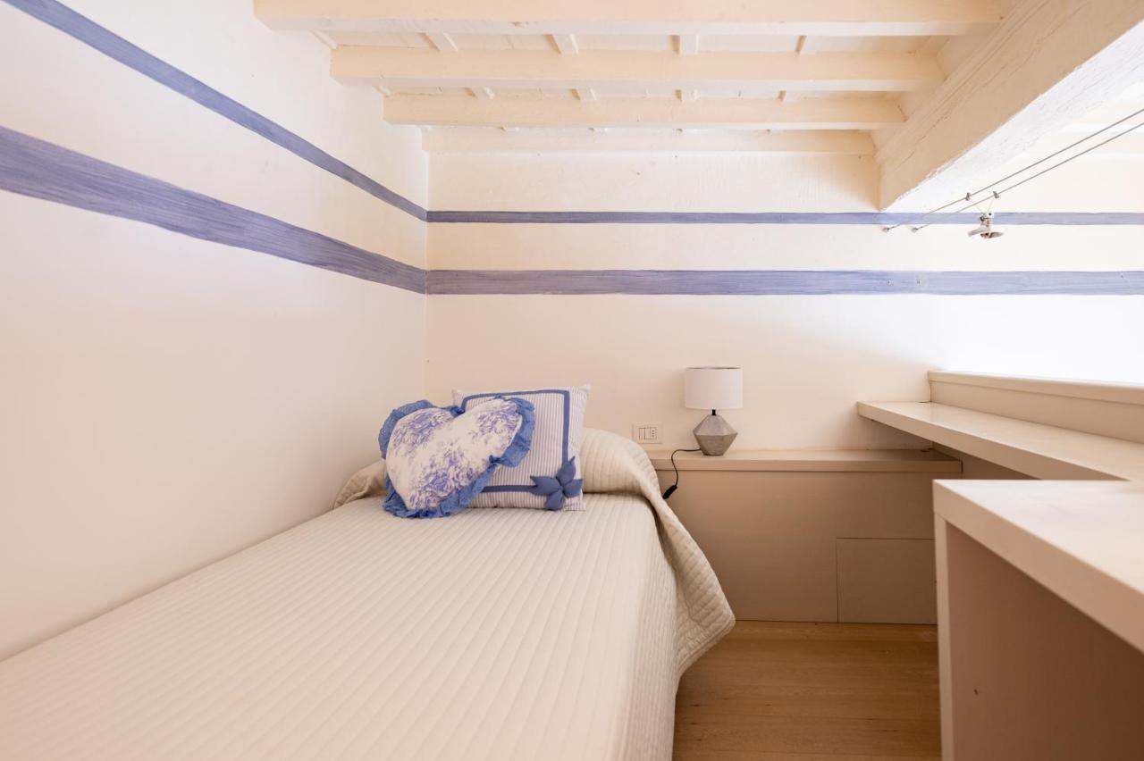 Apartment And Roomy Near The Station And Duomo - Homeunity *