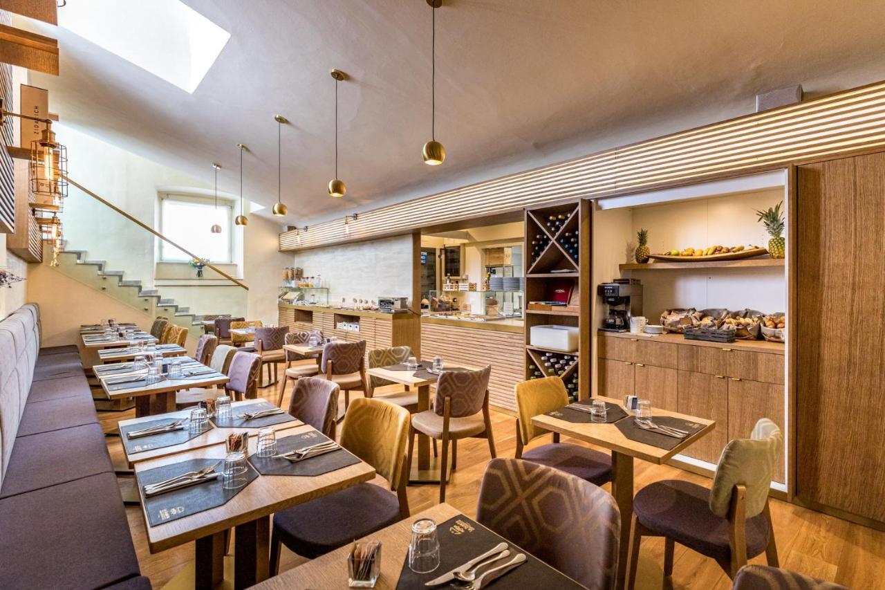 Old Bridge Couette-café 3*