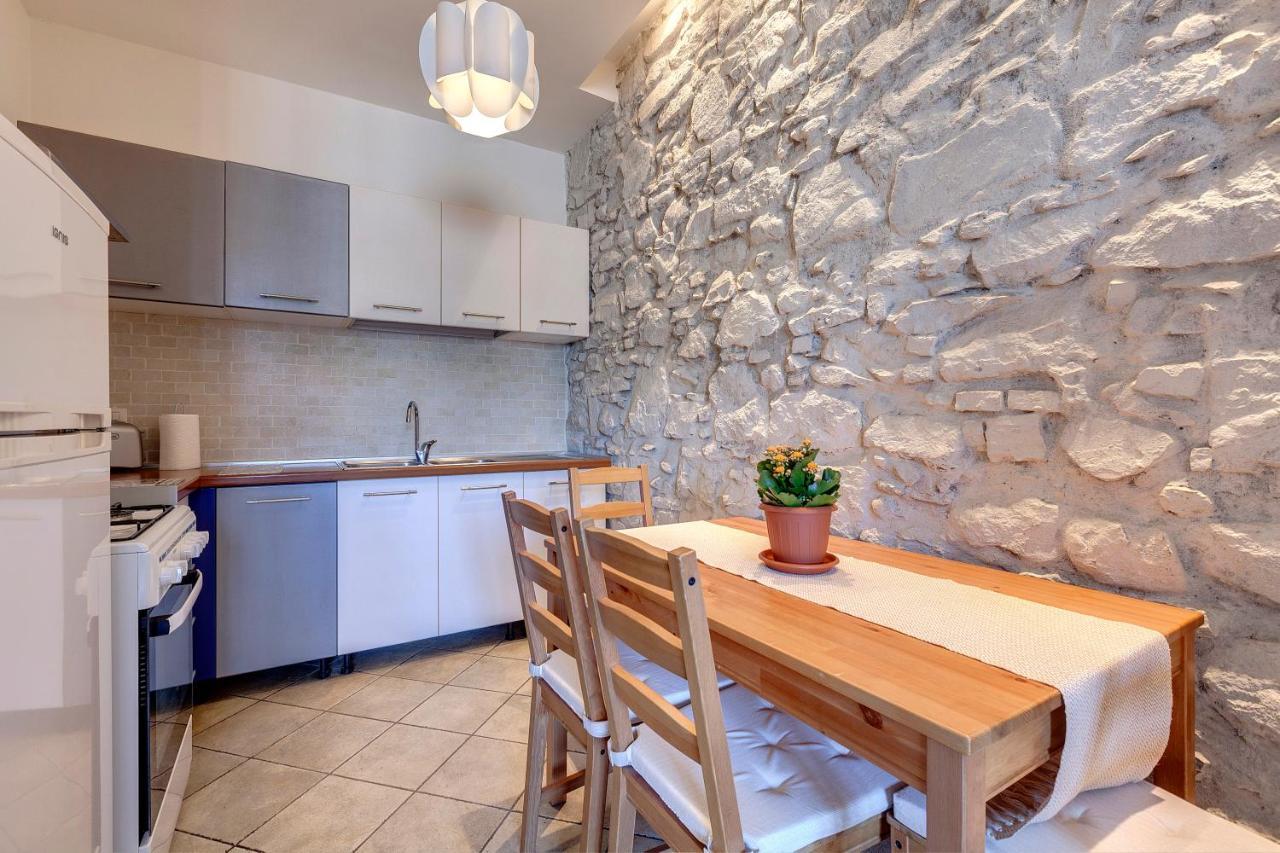 Liberta Charming Flat At The Center Gates Apartment