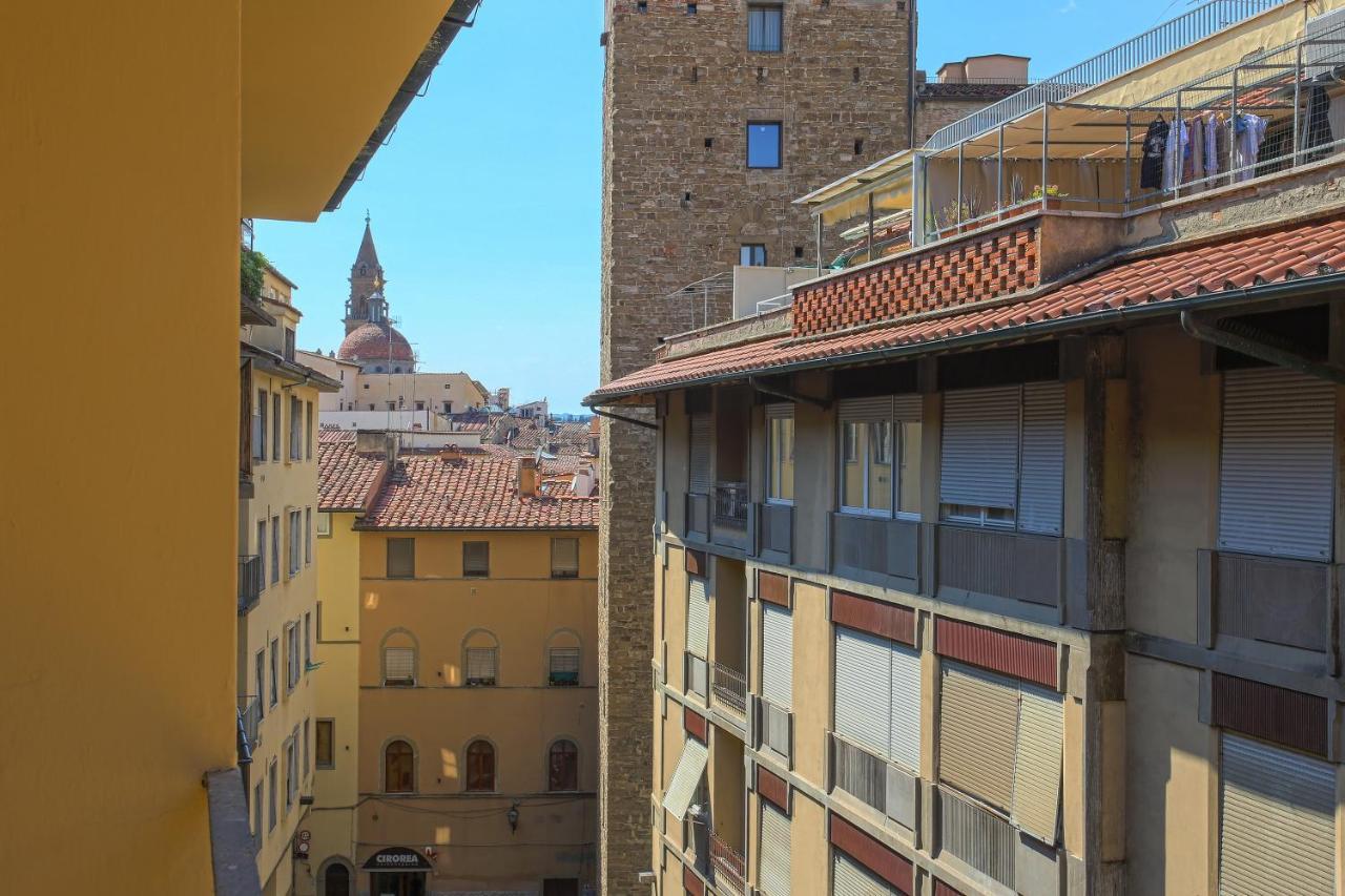 The Red Loft In Ponte Vecchio N.2 Florence