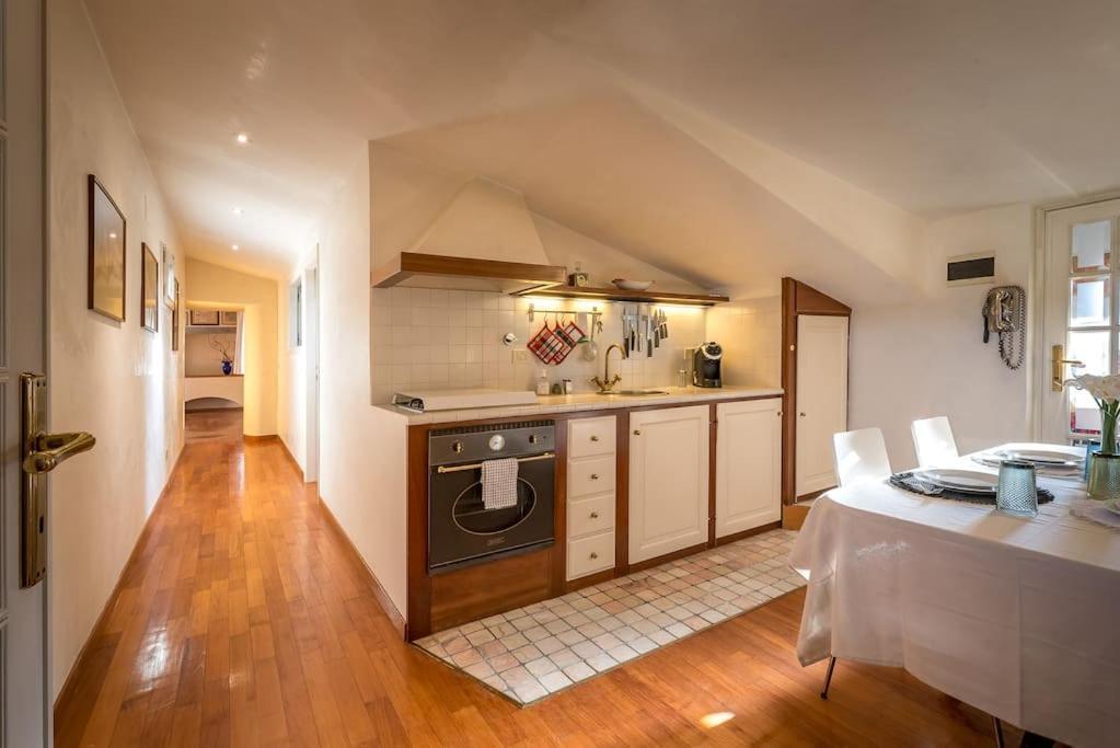 Luxury In Adimari's Tower With Terrace Florence