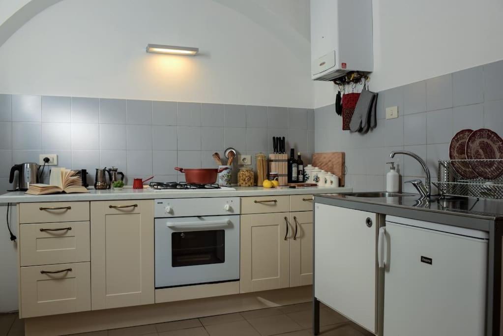 Cozy With Private Garden - City Center - Apartment Florence