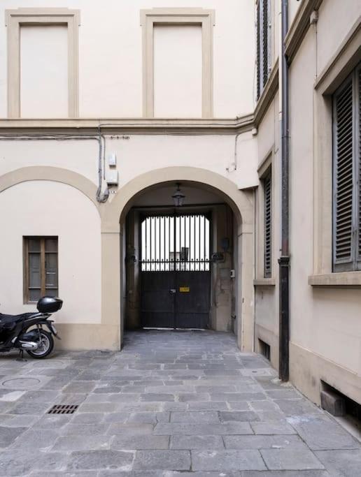 Appartement D/t Elegant & Spacious Flat 2' Walk Train Station Florence