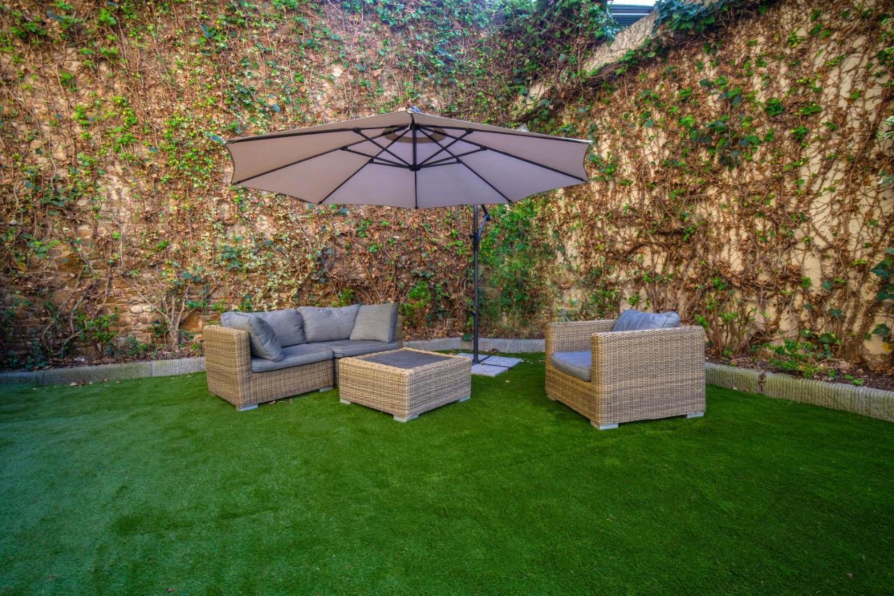 Aurora Garden - & Guest house *