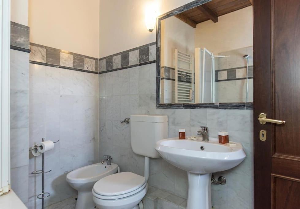 And Quiet Loft 5 Minutes Walk From The Duomo Appartement
