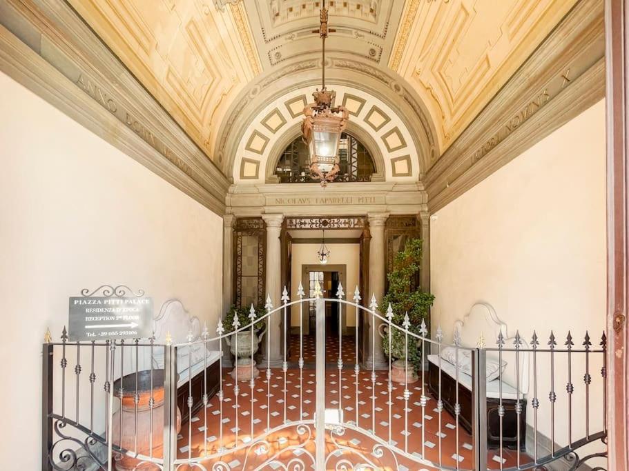 Elegante Residenza In Piazza De' Pitti