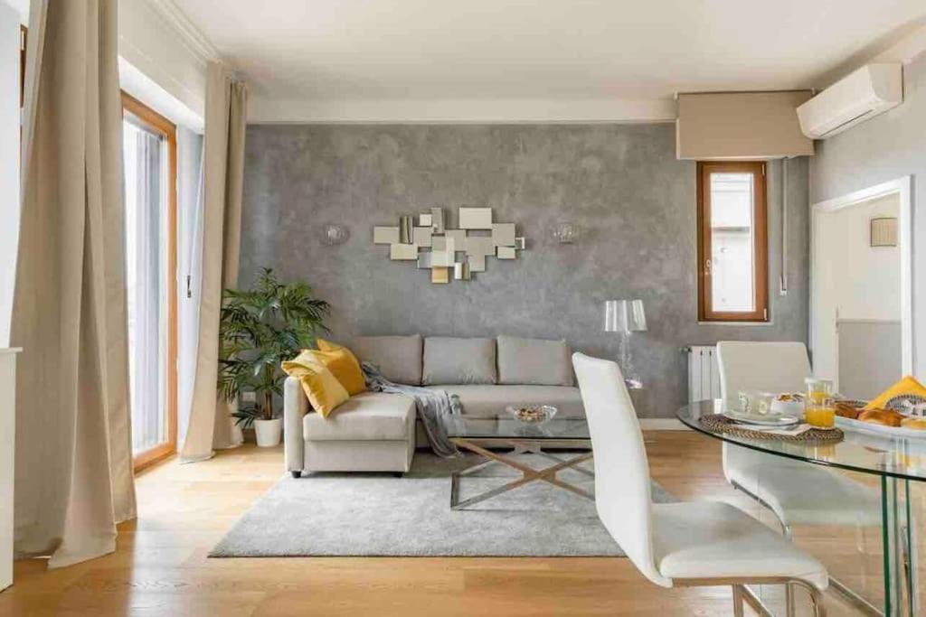 Penthouse With Private Terrace On Apartment Florence