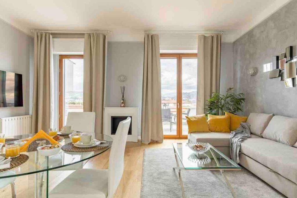 Penthouse With Private Terrace On Apartment Florence