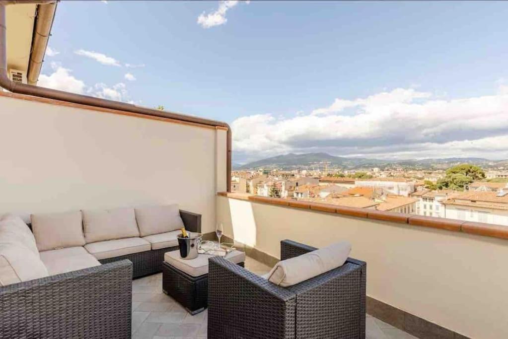 Apartment Penthouse With Private Terrace On *