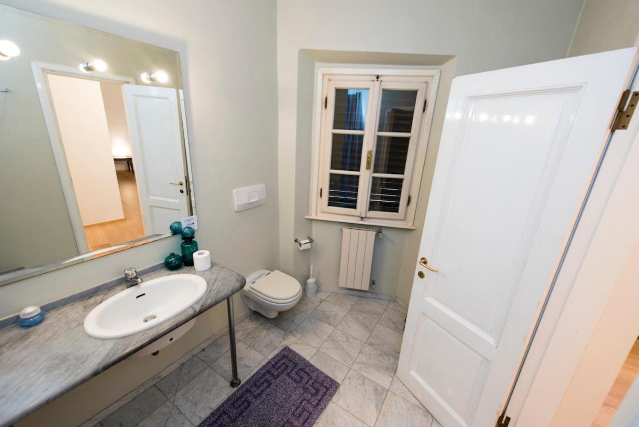 Pitti Three Apartment Florence