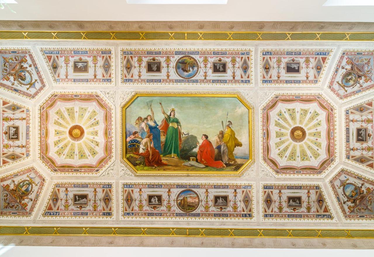 The House Of The Prime Minister Crispi Apartment *