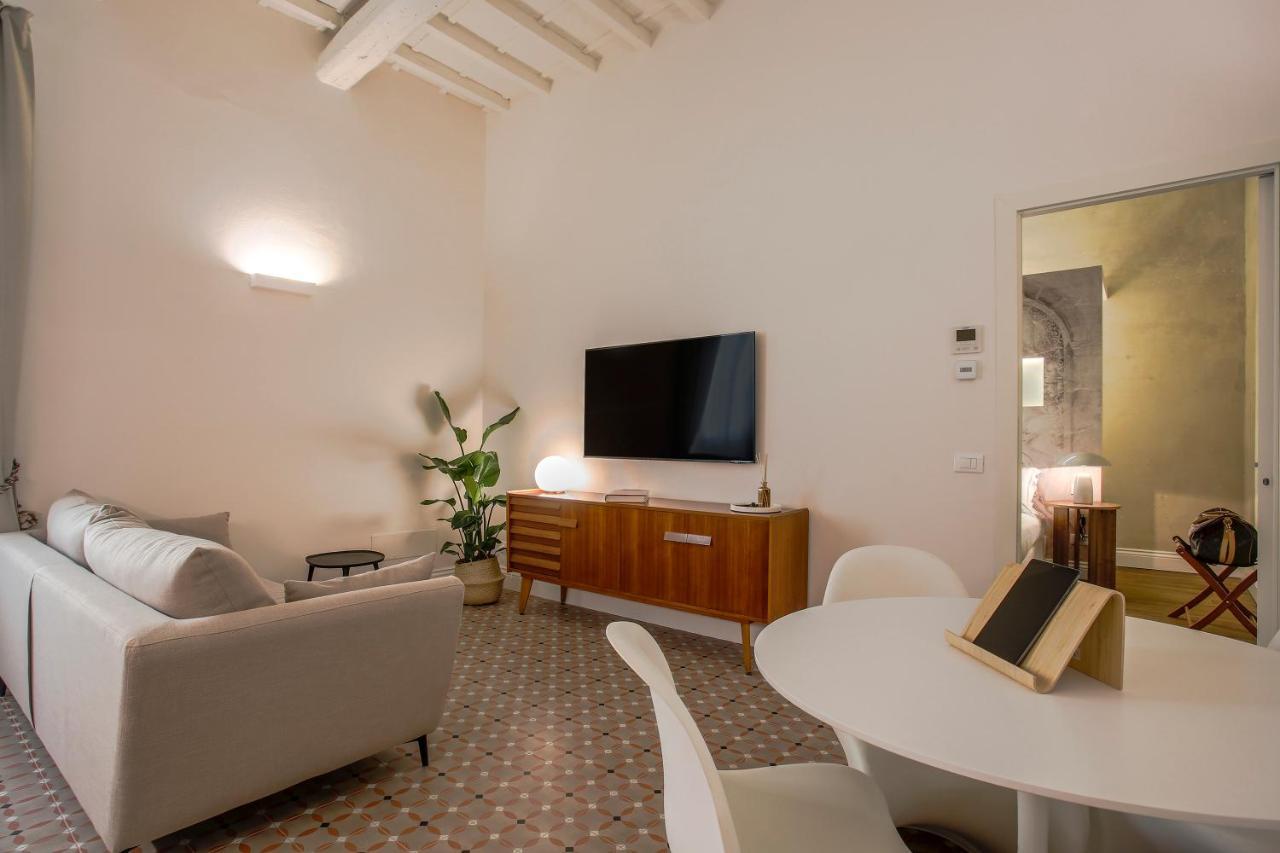 Apartment Seggiole Boutique Iris Florence