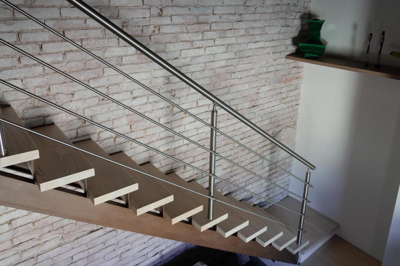Bronzino Loft Apartment