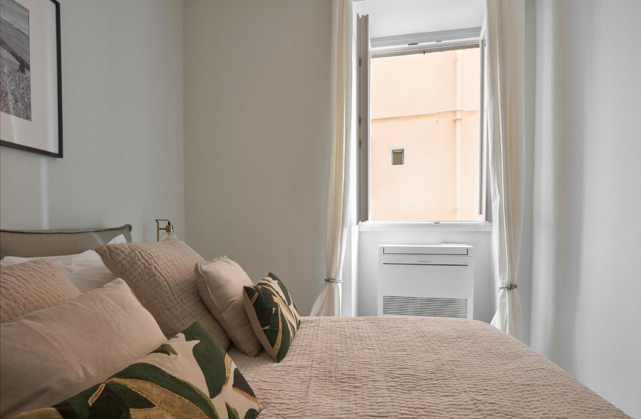3 Master Bedrooms With Balcony On The River With Views Appartement Florence