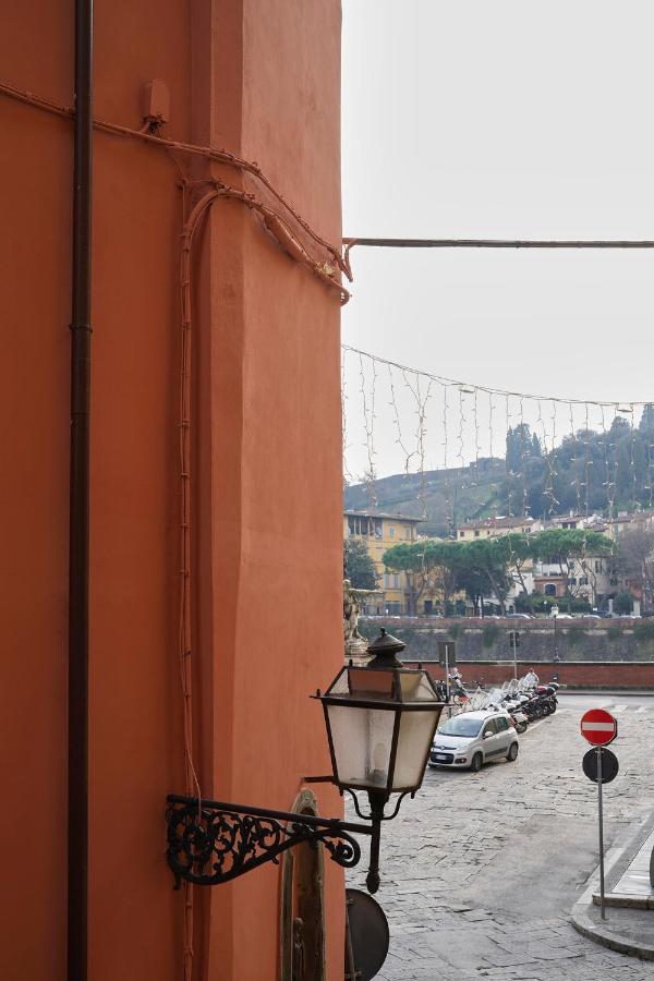 3 Master Bedrooms With Balcony On The River With Views Appartement