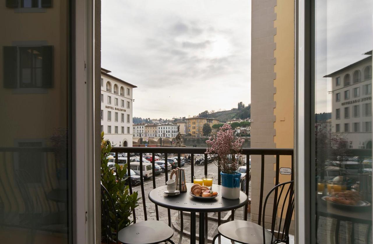 3 Master Bedrooms With Balcony On The River With Views Appartement