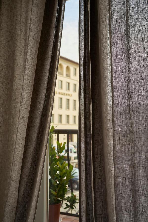 3 Master Bedrooms With Balcony On The River With Views Appartement