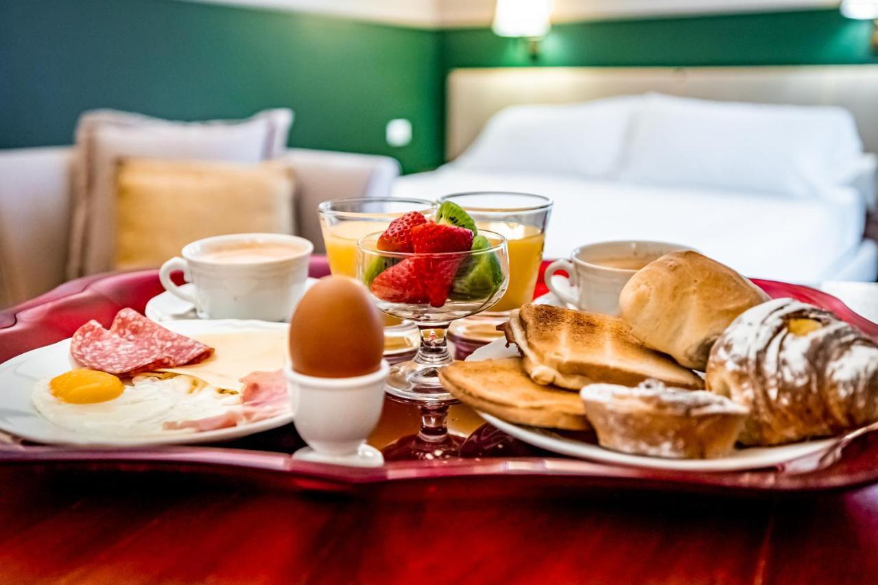 Cerretani Palace Luxury Couette-café 3*