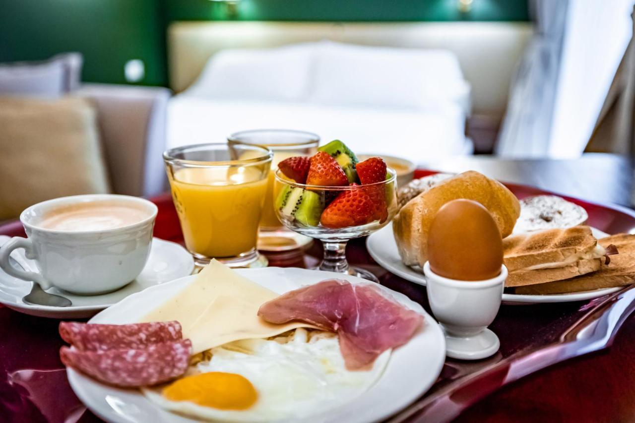 Cerretani Palace Luxury Couette-café 3*