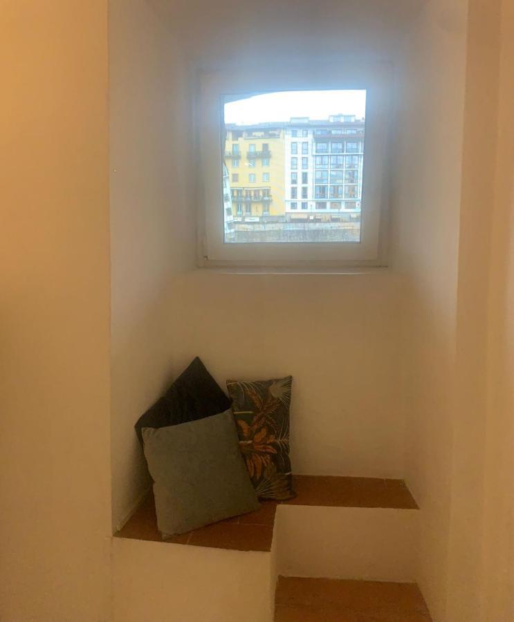 The Secret Window On The River Arno Florence