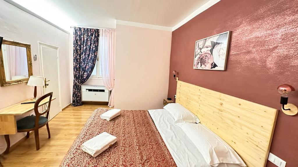 Hotel Piccolo Con Access Ztl !!! Nel Centro Storico Di !!! 2*