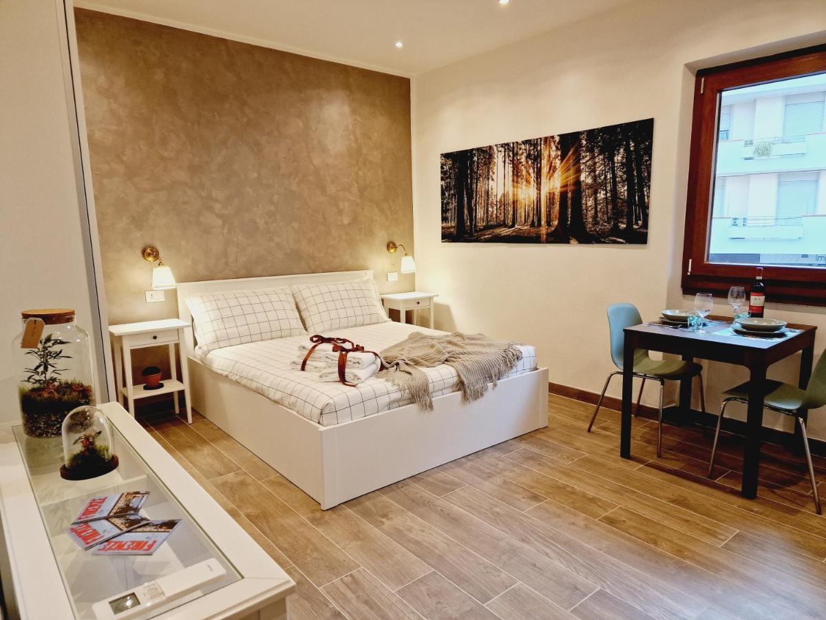 Messer Dario In Apartment *