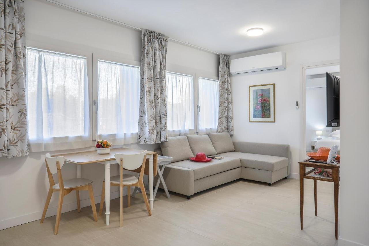 Gardenia - Sweet Dreams In Apartment *