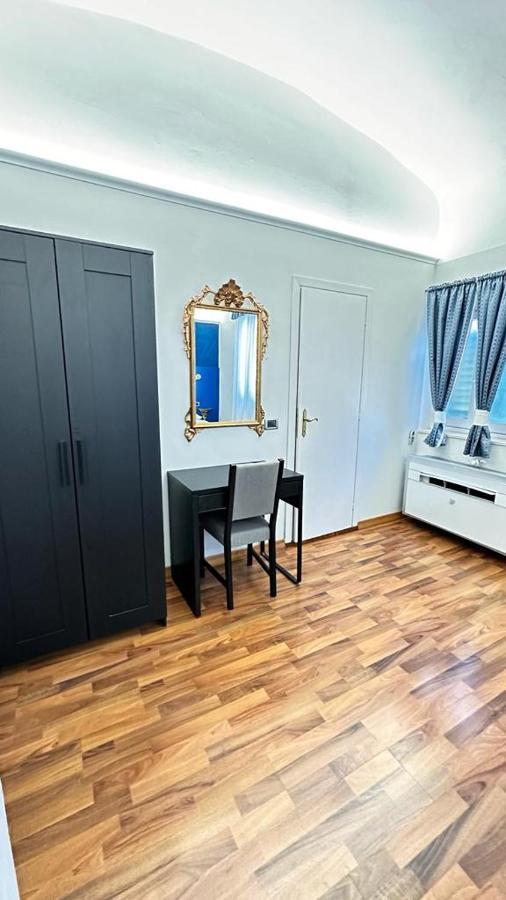 Piccolo Con Access Ztl !!! Nel Centro Storico Di !!! 2* Florence